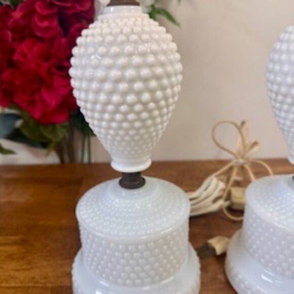 Vintage Milk Glass Hobnail Lamps Pair Working Tested Lighting Table‎ Decor - Picture 3 of 5